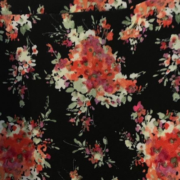 BEAUTIFUL pencil skirt & matching cardigan LuLaRoe - Picture 3 of 8